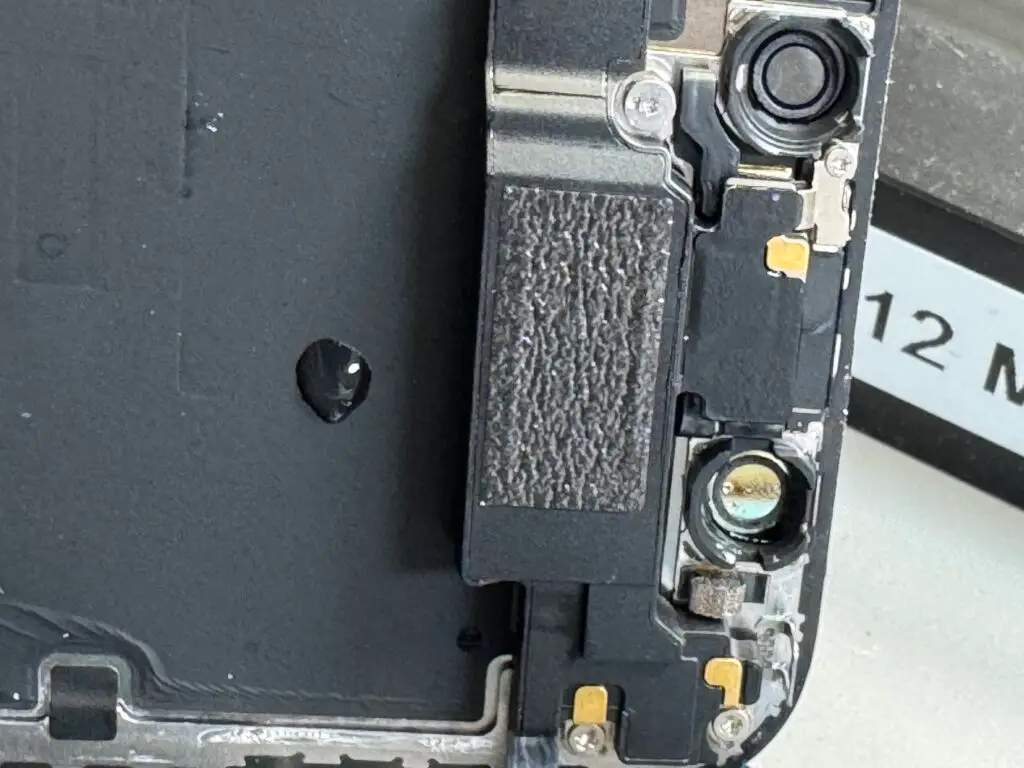 iPhone 12 mini vandskade