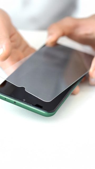 hadsten-computer-phone-cover-vertical